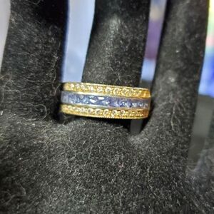 Blue sapphire n diamond ring